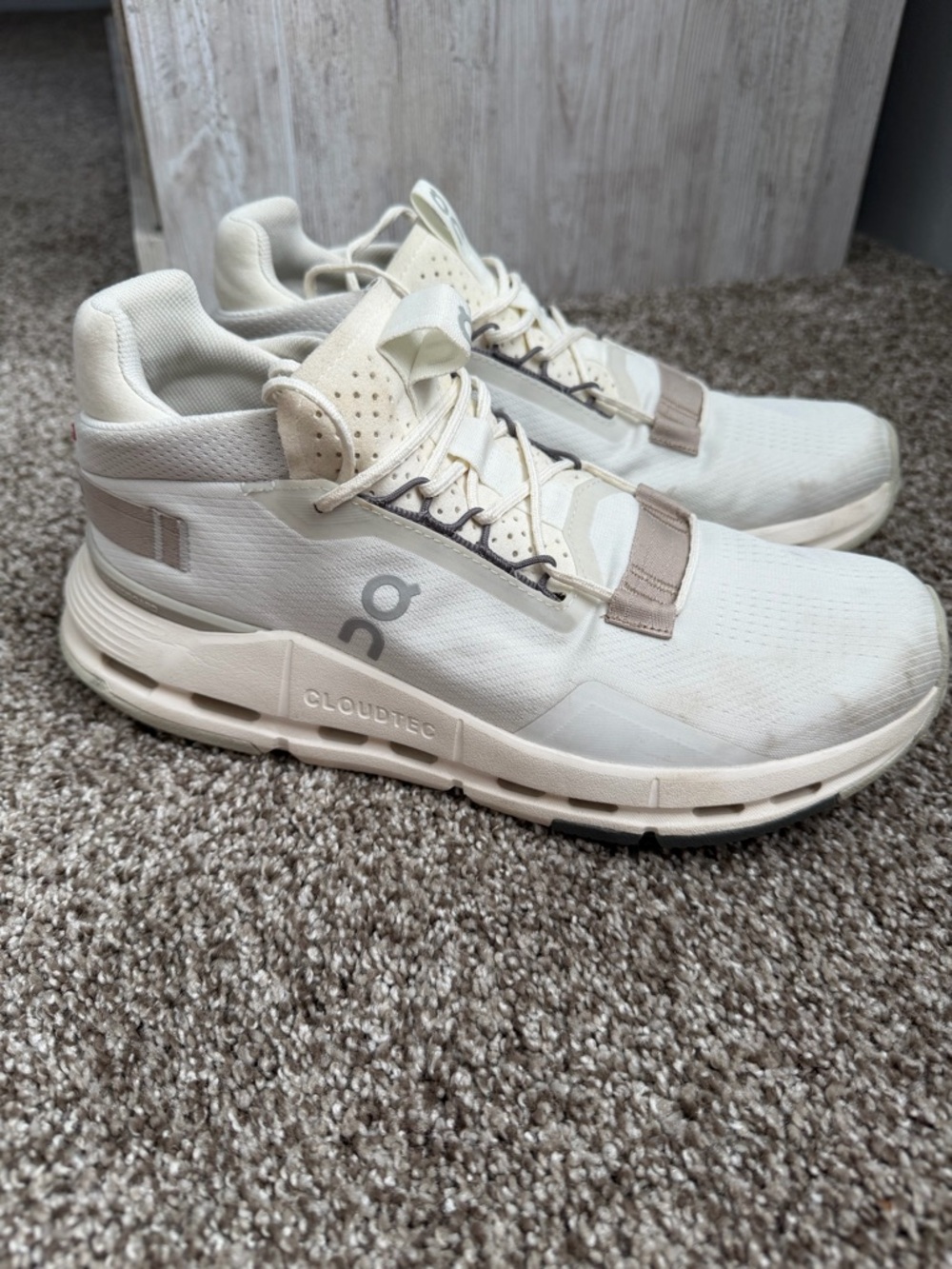 On Running Woman’s Athletic Sneakers in Off-White and Light Tan